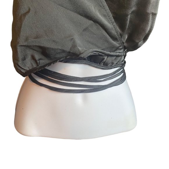 Rue21 black cropped tie hem new with tags top size S - Picture 7 of 8